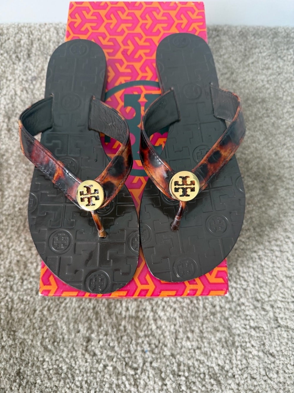Tory Burch Leopard Print thong sandal with Gold logo